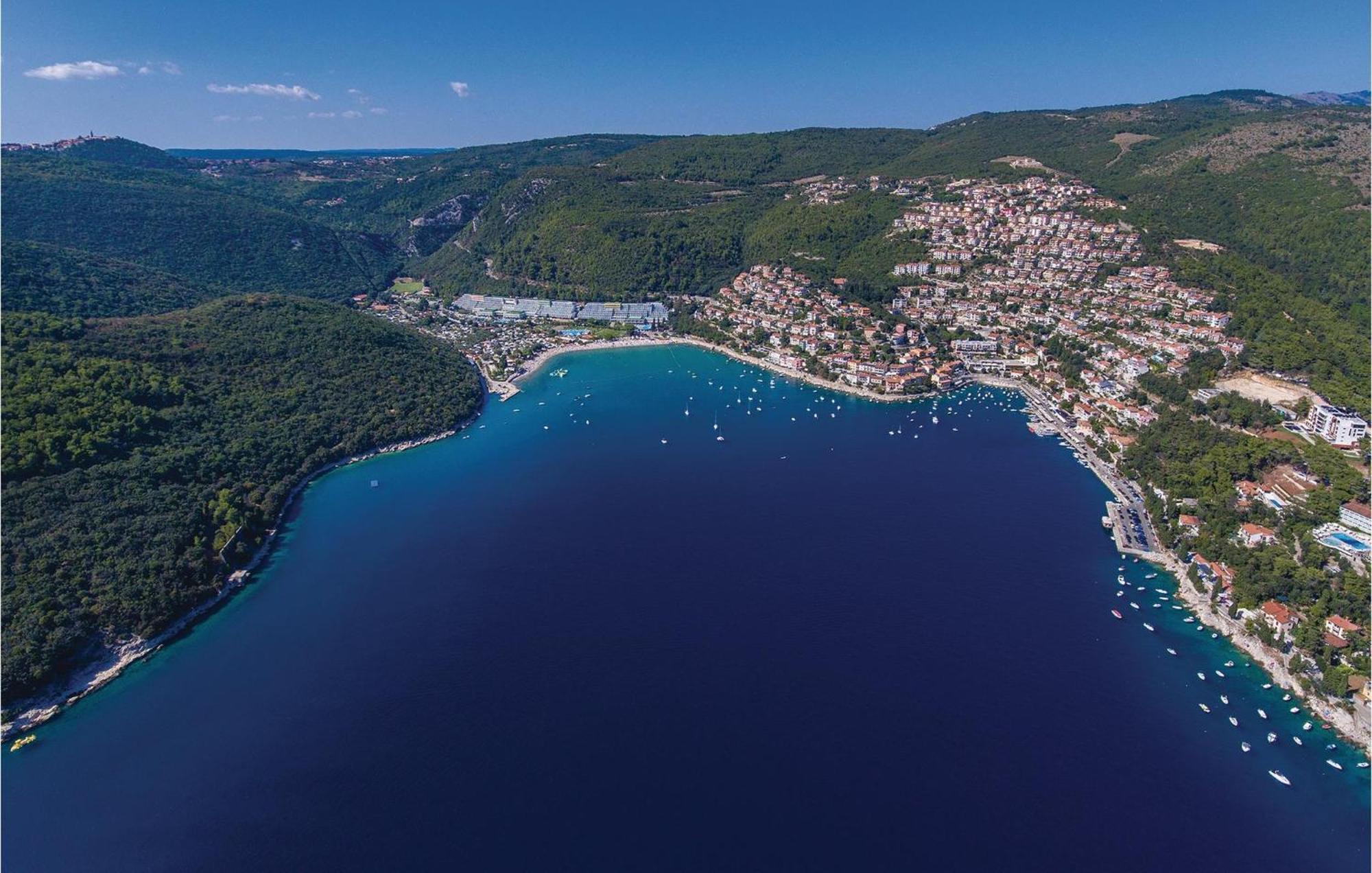 Amazing Apartment In Rabac With Kitchen 外观 照片