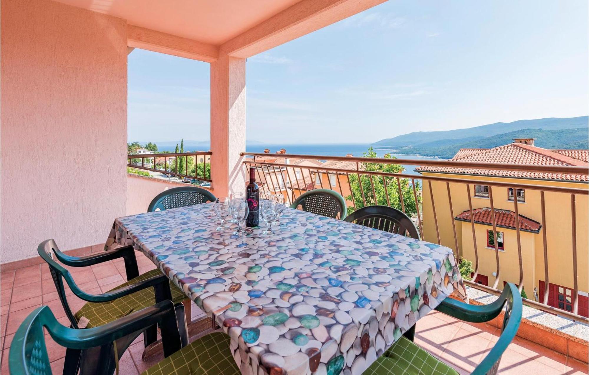 Amazing Apartment In Rabac With Kitchen 外观 照片