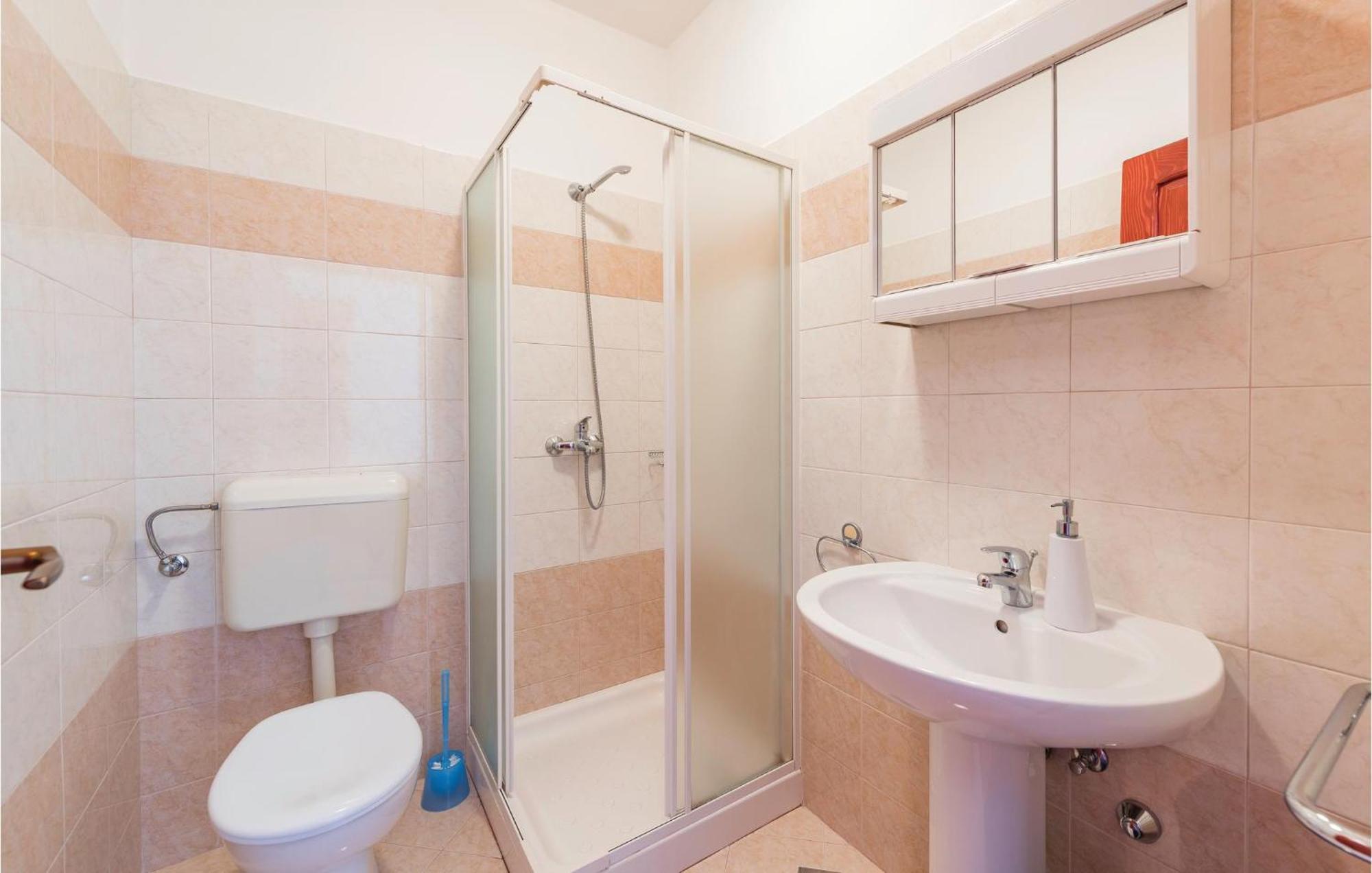 Amazing Apartment In Rabac With Kitchen 外观 照片