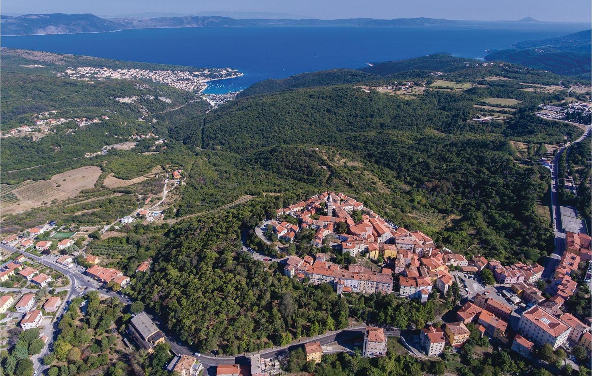 Amazing Apartment In Rabac With Kitchen 外观 照片