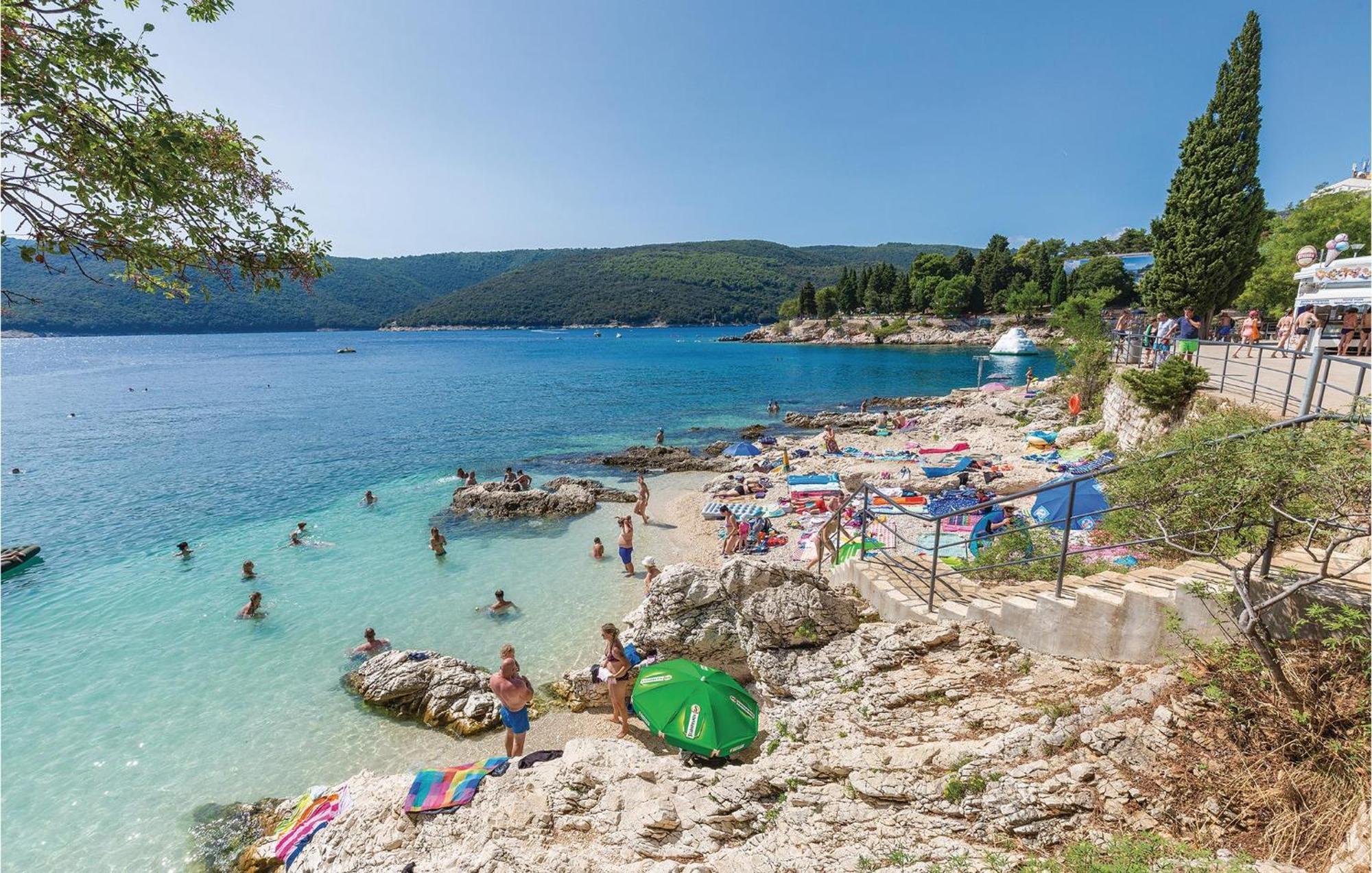 Amazing Apartment In Rabac With Kitchen 外观 照片