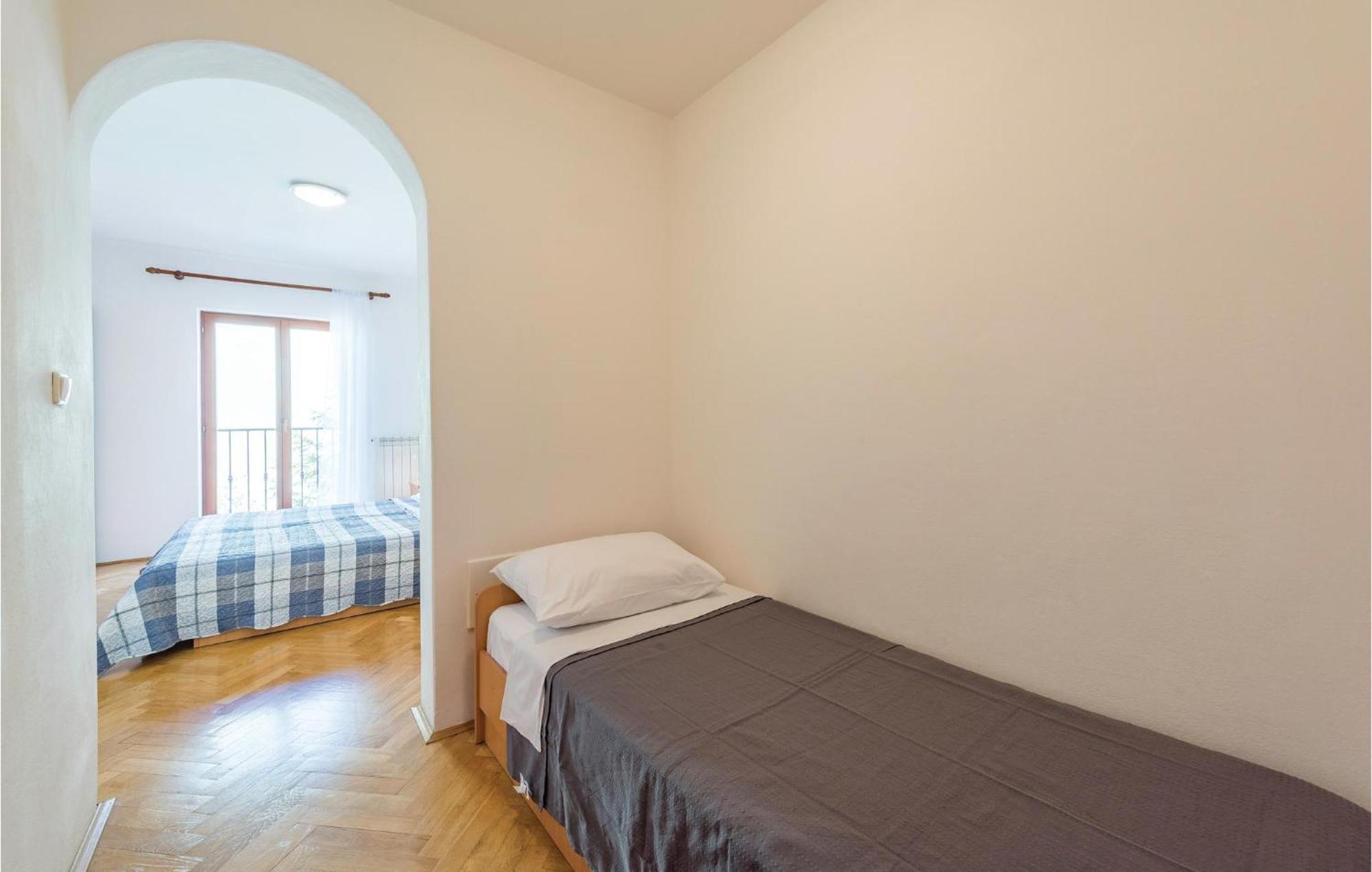 Amazing Apartment In Rabac With Kitchen 外观 照片